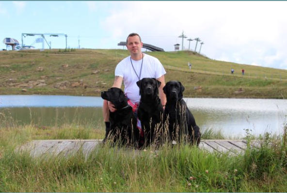 Erwin mit Hunden
